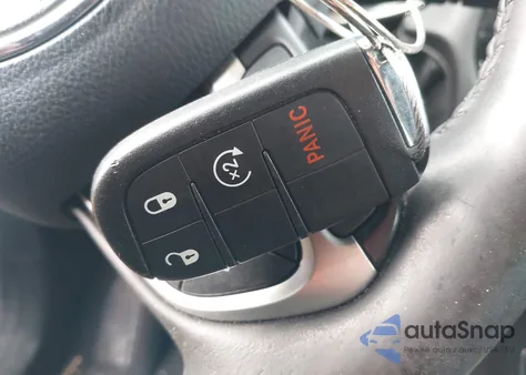 2018 Jeep Compass Altitude 4X4 z USA, uszkodzony, nr VIN 3C4NJDBB7JT455117